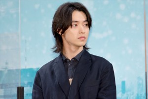山崎賢人、『夏への扉 ―キミのいる未来へ―』完成報告会イベントに登場
