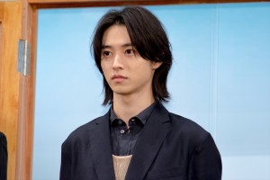 山崎賢人、『夏への扉 ―キミのいる未来へ―』完成報告会イベントに登場