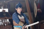 【写真】将軍・家慶（吉幾三）から舞いを習う七郎麻呂（笠松基生）