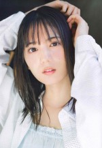 日向坂46・小坂菜緒、「週刊少年チャンピオン」（秋田書店）12号の表紙＆巻頭グラビアに登場