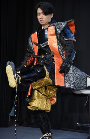 映画『ブレイブ ‐群青戦記‐』天下人に挑戦イベントに登場したマヂカルラブリー・野田クリスタル