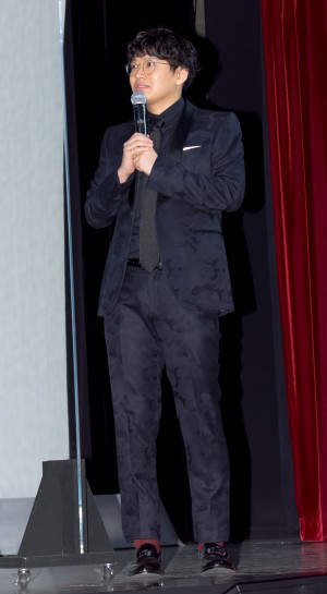 映画『半径1メートルの君～上を向いて歩こう～』完成記念会見に登場したミキ・亜生