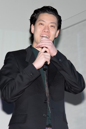 映画『半径1メートルの君～上を向いて歩こう～』完成記念会見に登場した霜降り明星・粗品