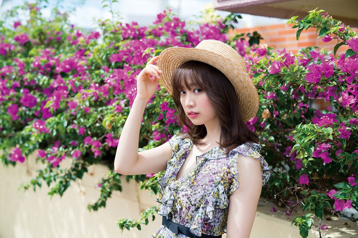 “あざとカワイイグラドル”源藤アンリ、白い肌透き通る初のイメージDVD