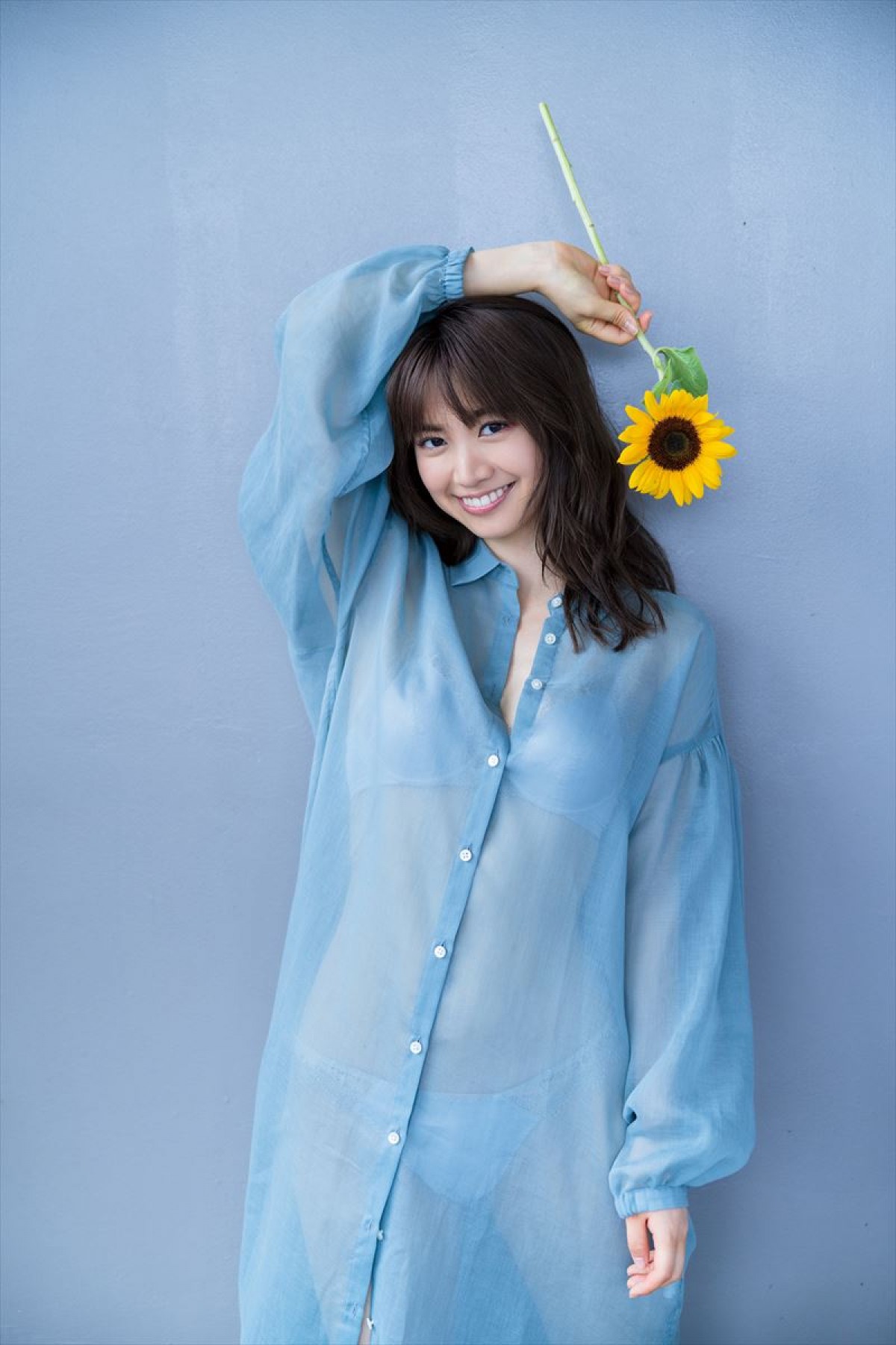 “あざとカワイイグラドル”源藤アンリ、白い肌透き通る初のイメージDVD