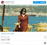 クールなサングラス姿の綾瀬はるか　※『奥様は、取り扱い注意』公式インスタグラム