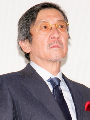 映画『痛くない死に方』初日舞台あいさつに登壇した、奥田瑛二