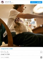 上野樹里の夫・和田唱と愛猫フランとの2ショット　※「上野樹里」インスタグラム