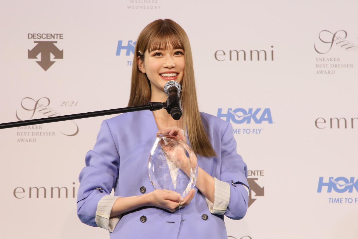 子育て中の前田敦子、スニーカーは「履きやすい、すぐ履けるがブーム」