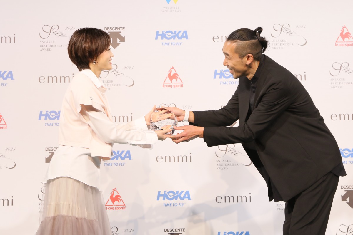 子育て中の前田敦子、スニーカーは「履きやすい、すぐ履けるがブーム」