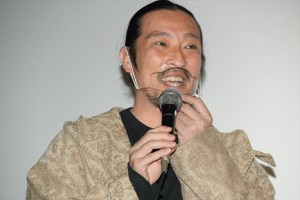 新羅慎二（若旦那）、映画『新デコトラのシュウ鷲』大ヒットよろしく舞台あいさつに登場