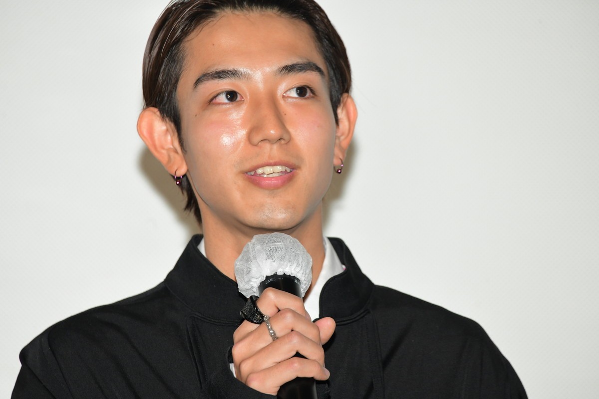 優希美青、衣装で身につけた指輪を見せ「婚約発表みたいになっちゃった」