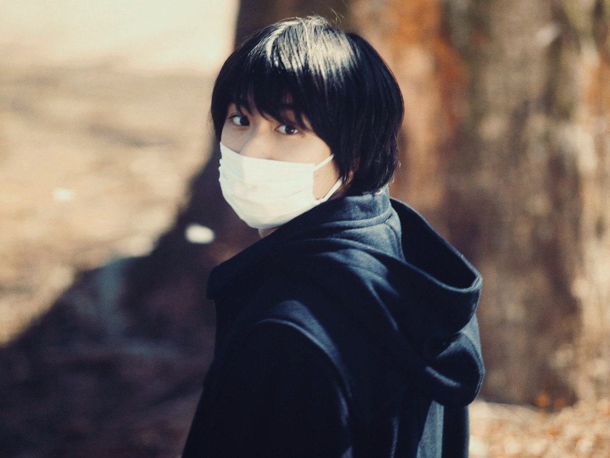浜辺美波＆まふまふが先生役で出演　高校生の片思いを表現したWebムービー公開