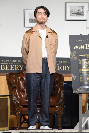 『アサヒ ビアリー』TVCM発表会に登場したハマ・オカモト