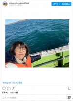 浜辺美波、今夜放送の船上オフショット　※「浜辺美波」インスタグラム