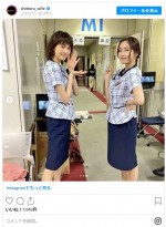 （左から）安藤ニコ、佐野ひなこ、制服姿オフショット　※ドラマ『知ってるワイフ』公式インスタグラム