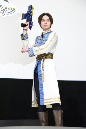 映画『騎士竜戦隊リュウソウジャー 特別編』公開記念舞台あいさつに登壇した兵頭功海