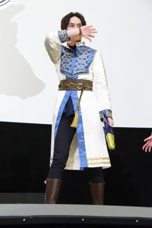 映画『騎士竜戦隊リュウソウジャー 特別編』公開記念舞台あいさつに登壇した兵頭功海