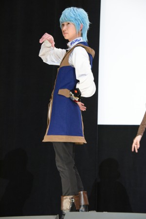 映画『騎士竜戦隊リュウソウジャー 特別編』公開記念舞台あいさつに登壇した綱啓永