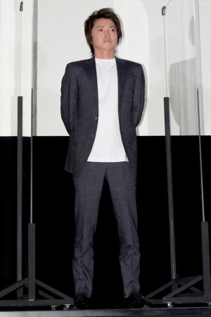 映画『太陽は動かない』公開記念舞台あいさつに登場した藤原竜也