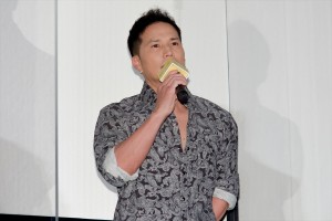映画『太陽は動かない』公開記念舞台あいさつに登場した市原隼人