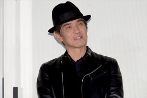 映画『太陽は動かない』公開記念舞台あいさつに登場した佐藤浩市