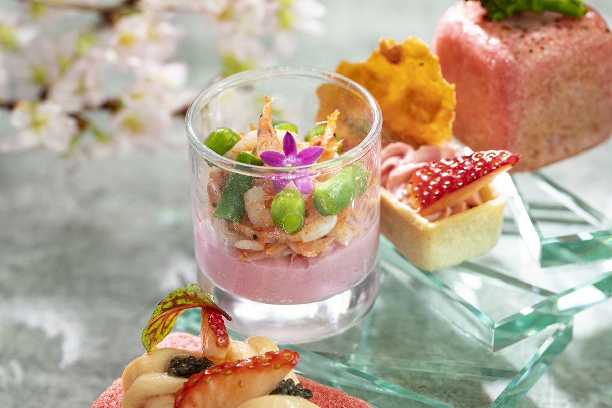 コンラッド東京「桜ストロベリー・アフタヌーンティー」