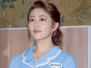 ミュージカル『ウェイトレス』初日囲み取材に登場した高畑充希