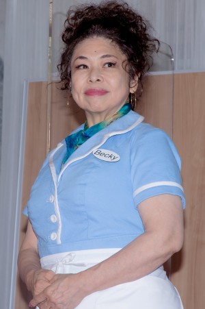 ミュージカル『ウェイトレス』初日囲み取材に登場した浦嶋りんこ