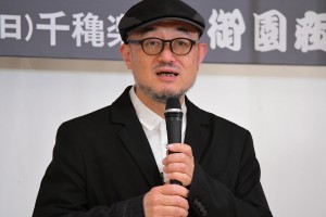 ミュージカル『ゴヤ‐GOYA‐』製作発表記者会見に登場したG2氏（原案・脚本・作詞）