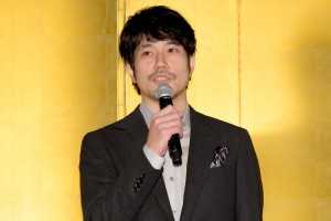 映画『ブレイブ ‐群青戦記‐』公開初日舞台あいさつに登場した松山ケンイチ