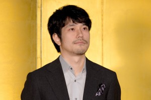 映画『ブレイブ ‐群青戦記‐』公開初日舞台あいさつに登場した松山ケンイチ