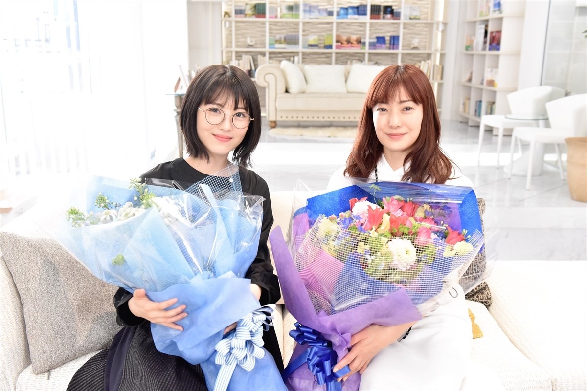 菅野美穂＆浜辺美波、『ウチの娘は、彼氏が出来ない!!』クランクアップに感慨