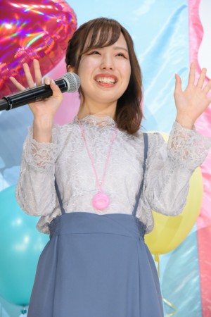 『映画ヒーリングっど・プリキュア ゆめのまちでキュン！っとGoGo！大変身！！』舞台あいさつに出席した依田菜津