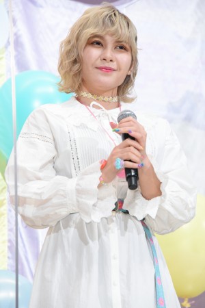 『映画ヒーリングっど・プリキュア ゆめのまちでキュン！っとGoGo！大変身！！』舞台あいさつに出席したファイルーズあい