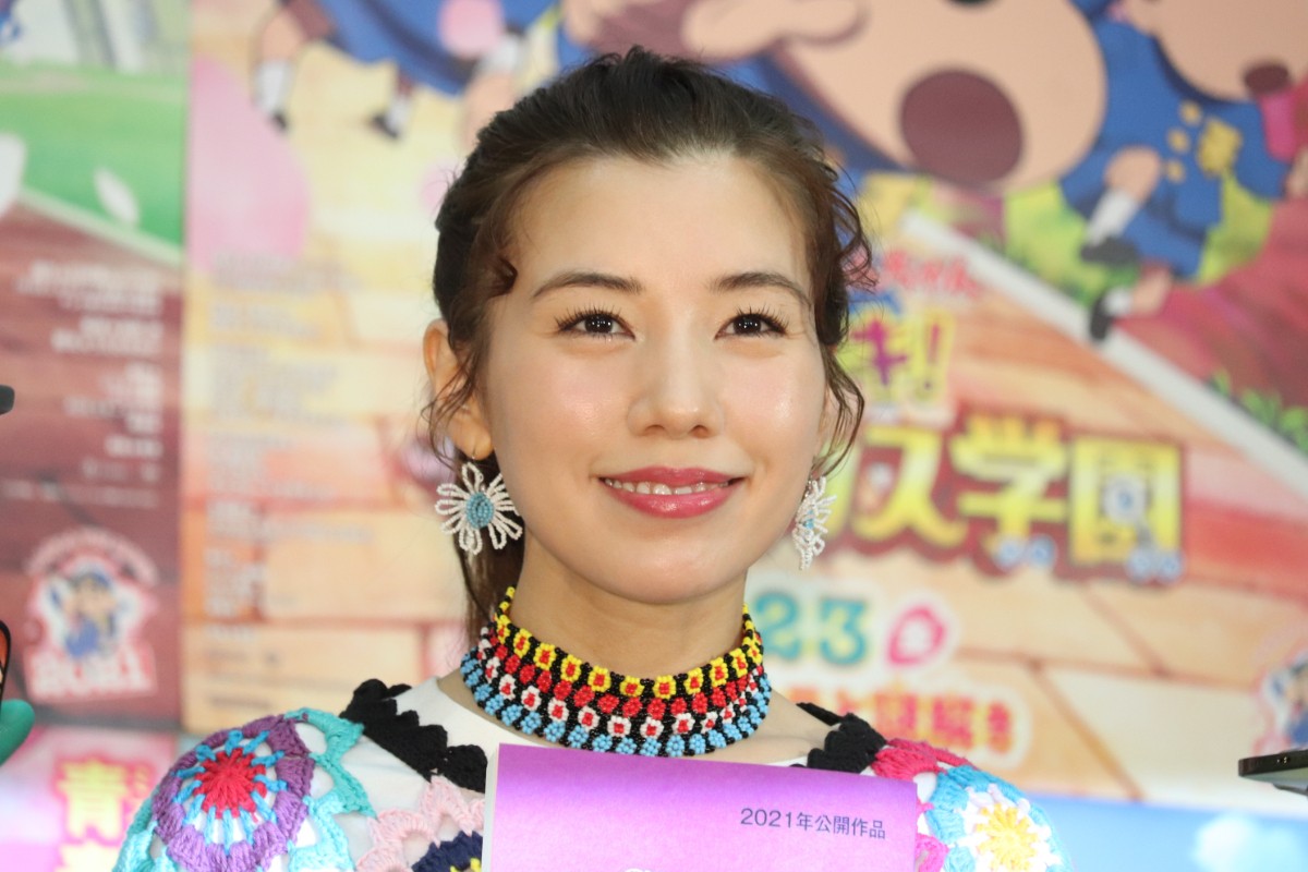 仲里依紗、大好きなしんちゃんとの共演に喜び爆発　“お尻ブリブリ”も披露!?