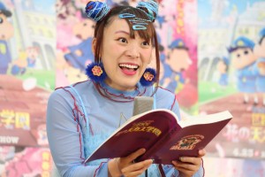 『映画クレヨンしんちゃん 謎メキ！花の天カス学園』公開アフレコイベントに登場したフワちゃん