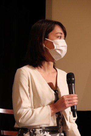 TBS ドキュメンタリー映画祭・映画『生きろ 島田叡―戦中最後の沖縄県知事』映画祭初日舞台あいさつに登場した出水麻衣アナウンサー