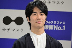 「分子マスク」プレス発表会に登場した前田旺志郎