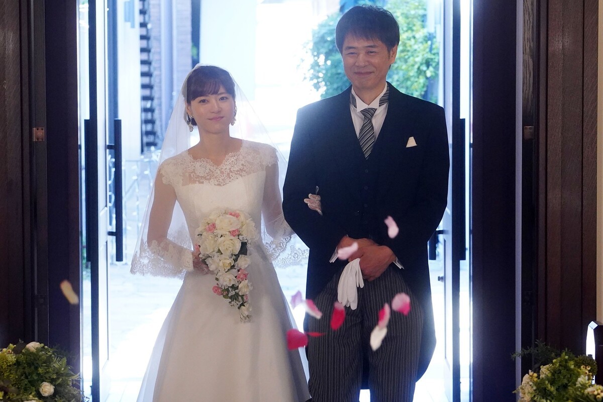 今夜放送『朝顔』最終話　“朝顔”上野樹里の結婚式　火傷の男の凶行続く