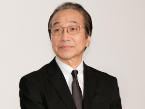 劇場版『奥様は、取り扱い注意』公開記念舞台あいさつに登壇した小日向文世