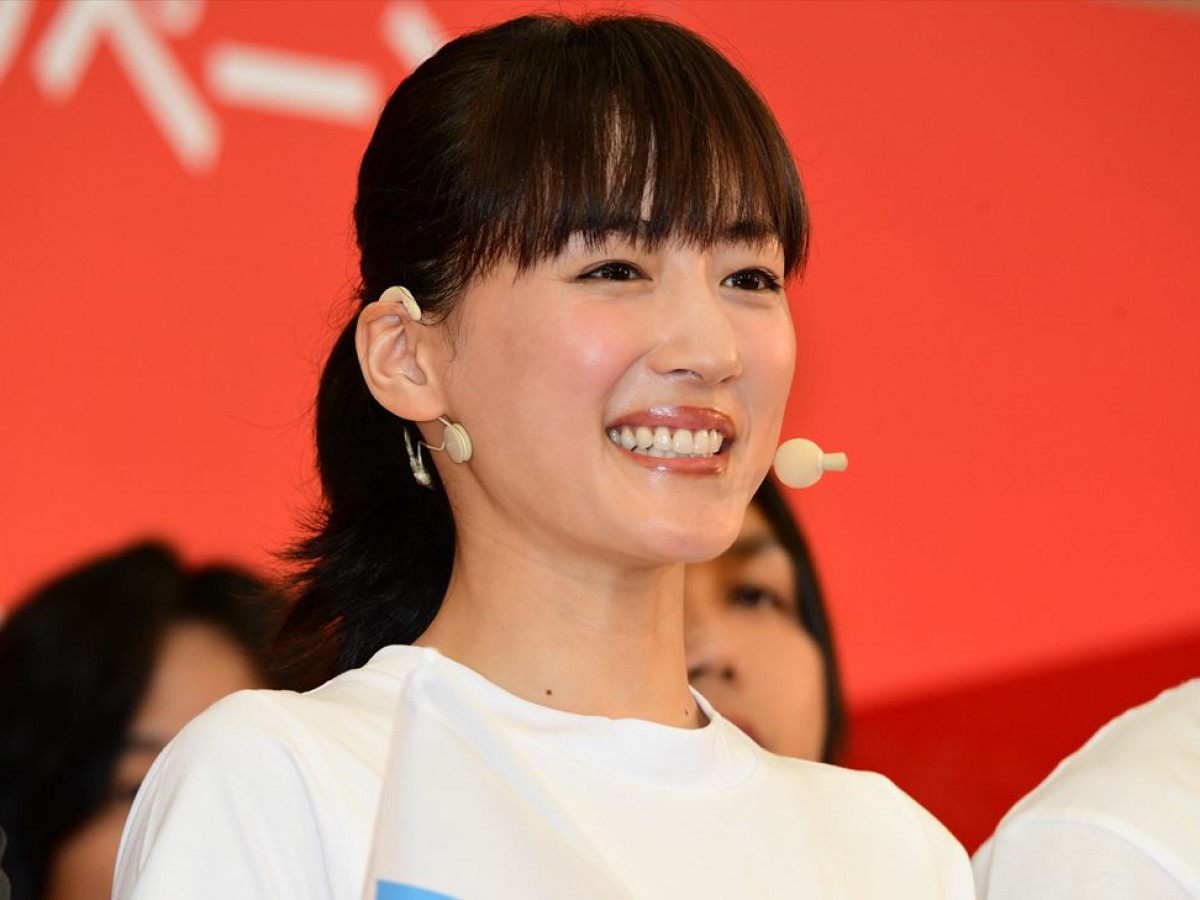 綾瀬はるか＆溝端淳平、“教場”でもバディ 『天国と地獄』新天地2ショットに反響