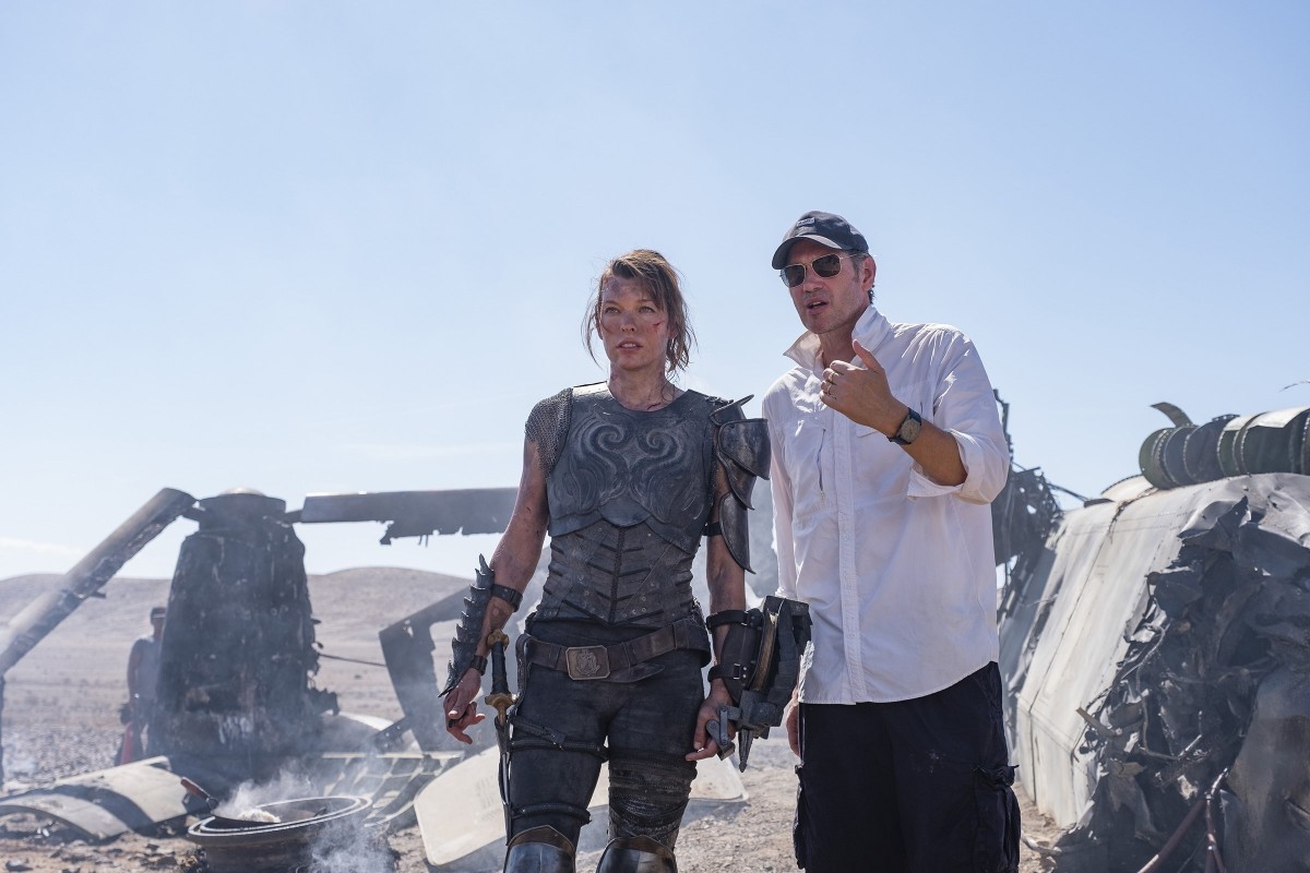 (左から)映画『モンスターハンター』主演のミラ・ジョヴォヴィッチ、監督のポール・W・S・アンダーソン