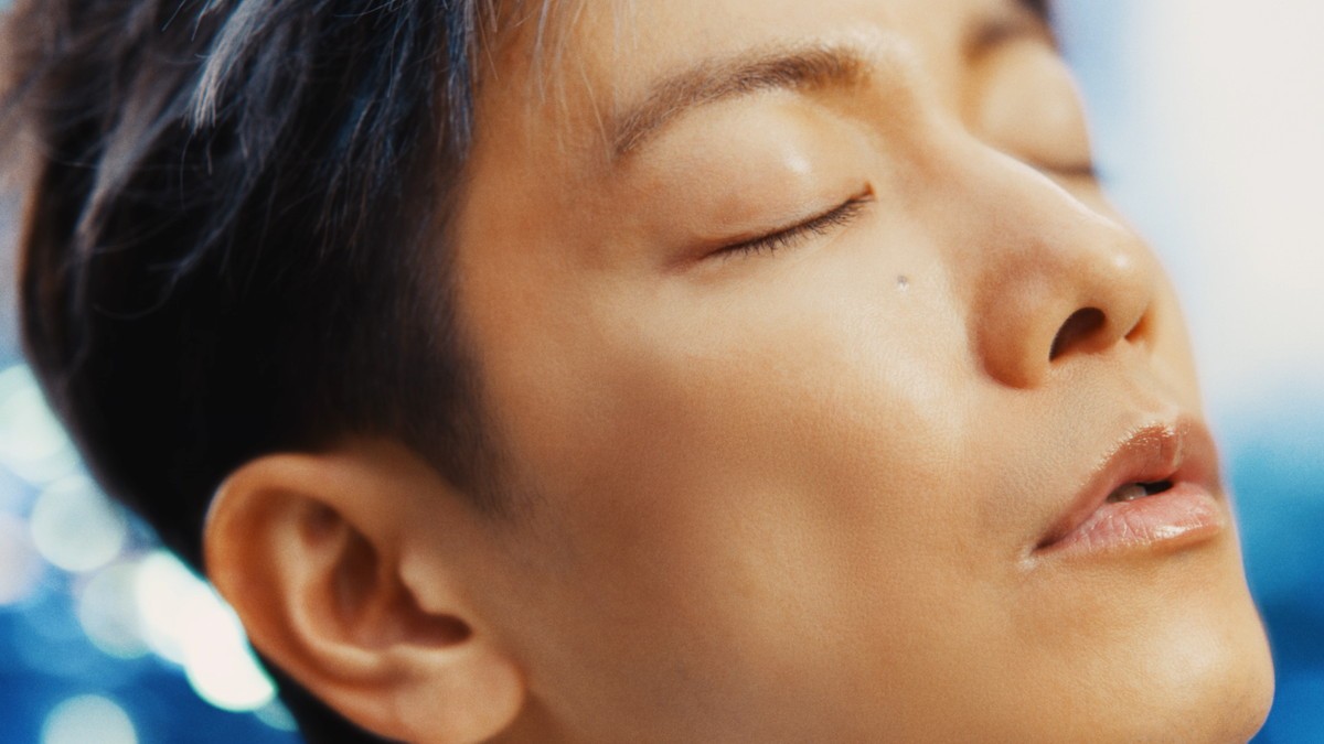 佐藤健、“究極の気持ちよさ”表現　新CMで大量の水を浴びながらアクション披露