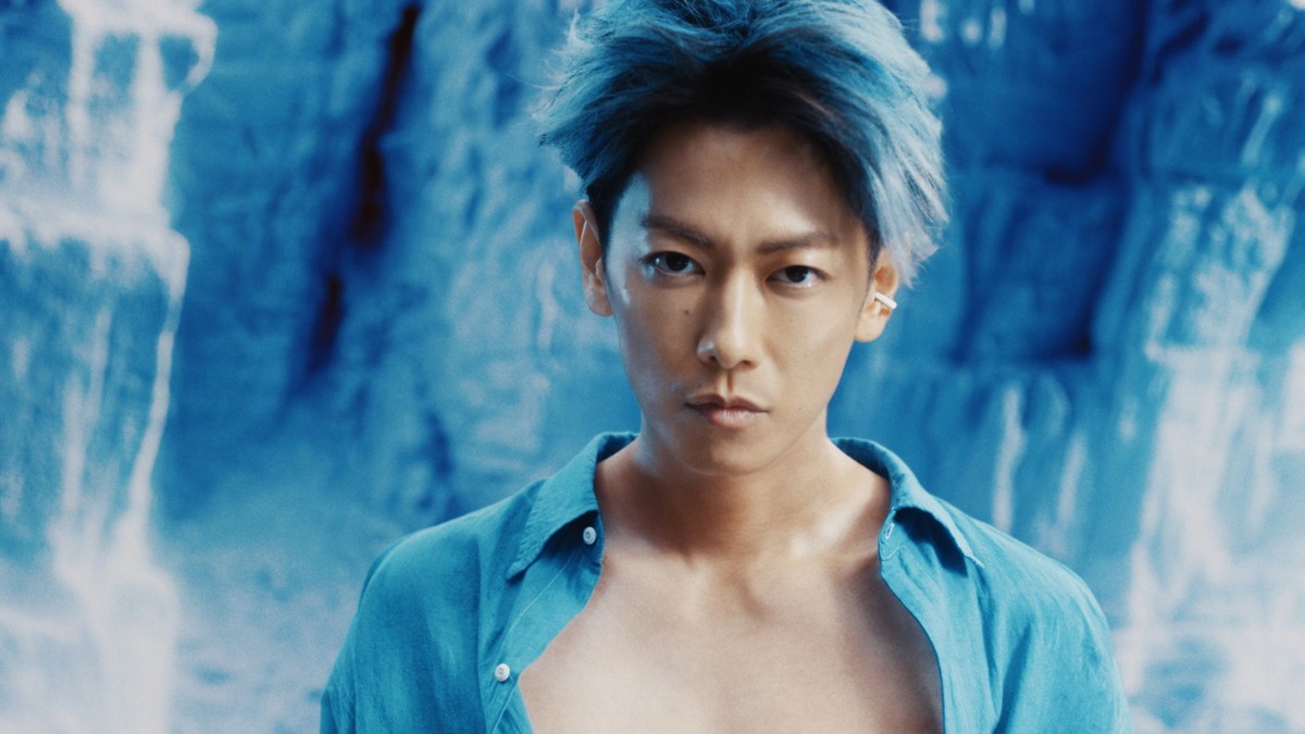 佐藤健、“究極の気持ちよさ”表現　新CMで大量の水を浴びながらアクション披露