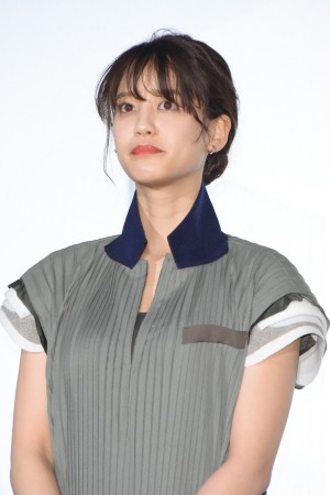 映画『ブレイブ ‐群青戦記‐』公開後舞台あいさつに登場した山崎紘菜