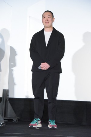 映画『ブレイブ ‐群青戦記‐』公開後舞台あいさつに登場した草野大成