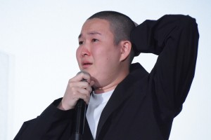 映画『ブレイブ ‐群青戦記‐』公開後舞台あいさつに登場した草野大成