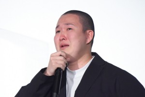 映画『ブレイブ ‐群青戦記‐』公開後舞台あいさつに登場した草野大成