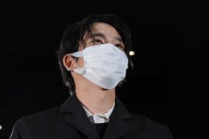 映画『ブレイブ ‐群青戦記‐』公開後舞台あいさつにサプライズ登場した鈴木仁